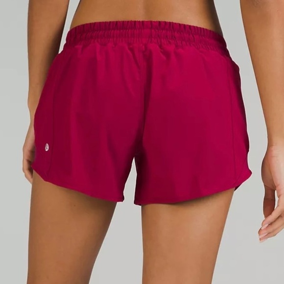 (NWT) Lululemon Hotty Hot Low-Rise Lined Short 4" - Picture 5 of 17